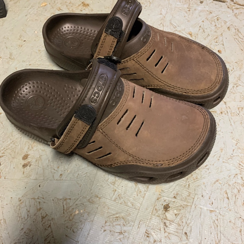Men’s Crocs size 9